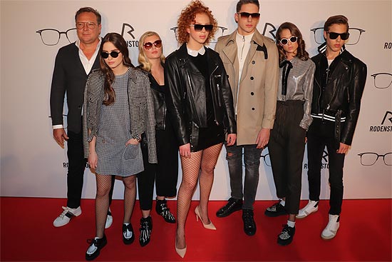 Oliver Kastalio, Lucia Strunz, Luna Schweiger, Anna Ermakova, Tyger Lobinger, Mia Wehrmann und Nathan Wehrmann bei der "RODENSTOCK Eye Wear Show" am 24.01.2019 im Isarforum (©Foto: Martin Schmitz)